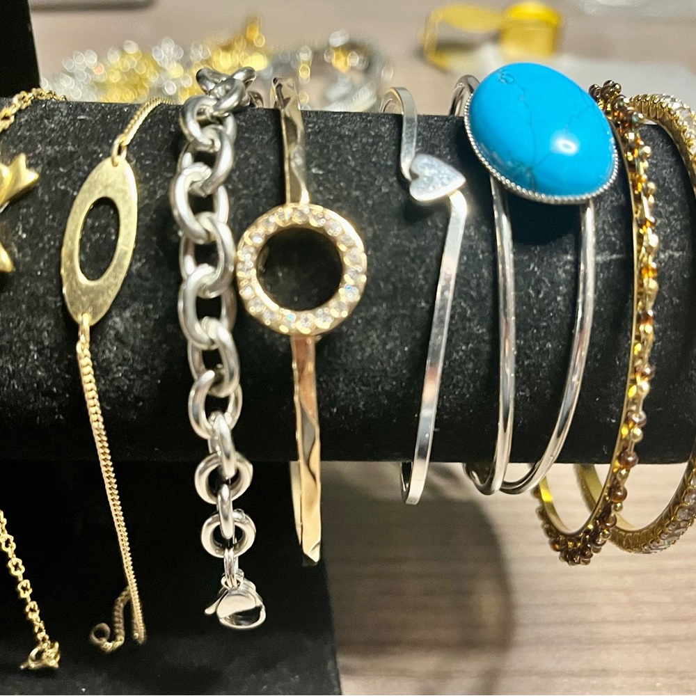 Vintage bracelet lot.